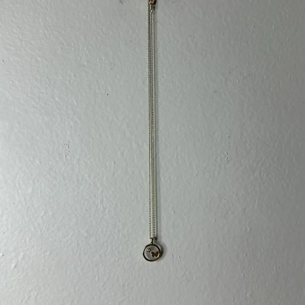 Pressed Flower and Butterfly Gold Dainty Pendant and Chain Necklace - Picture 6 of 6
